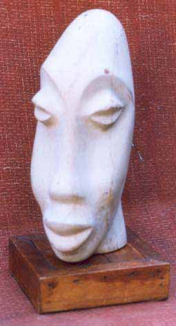 Lucas SITHOLE LS6312 "Head in white", 1963 - Swazi sandstone 30cm H (img. 1st owner Aida Geffen)