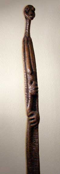 Lucas SITHOLE LS6835 "The messenger's wife", 1968 Rhodesian teak on wood base (close-up)