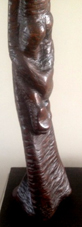 Lucas SITHOLE LS6837 "Mother and child", 1968 - Rhodesian teak - close-up kneeling