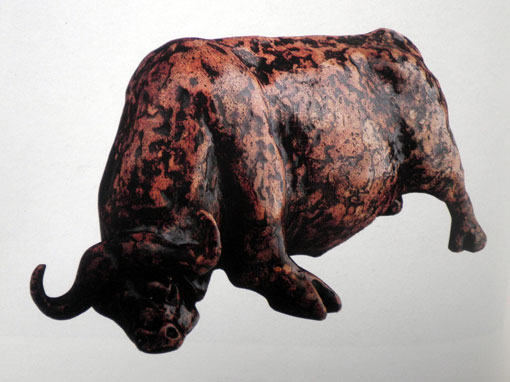 Lucas SITHOLE LS7005 "Wounded Buffalo II", 1970 - liquid steel (maquette) 037x???x078 cm (img. Everard Read Gallery)
