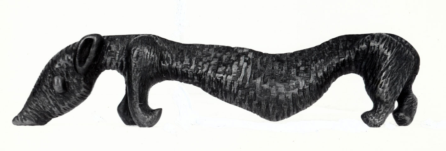 LS7307 "Drinking piglet" ("Anteater I.") ("Aardvark"), 1973 - Rhodesian teak - 33x65x18 cm