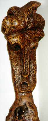 LS7701 Lucas SITHOLE "Proud and angry", 1977 - Indigenous wood from Zululand - 095x052x035 cm (b.v.)