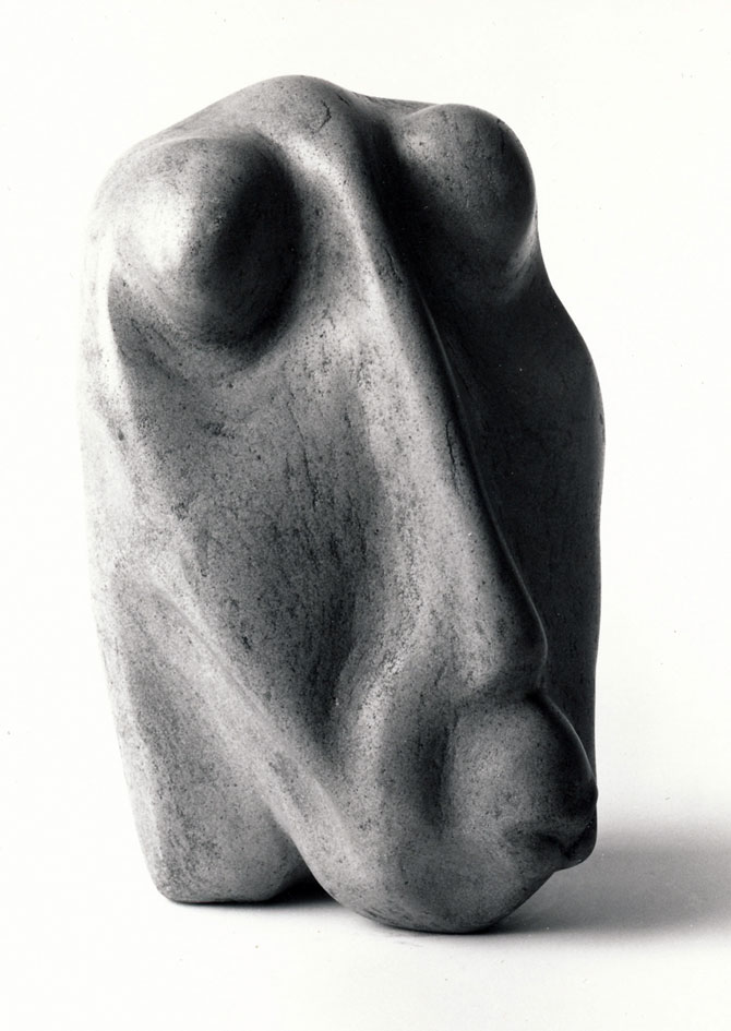 LS7717 Lucas SITHOLE "I will decide" 1977 Sandstone 038x022x024 cm