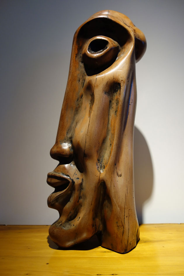 LS7905 Lucas SITHOLE "Pumulani" 1979 Swazi red wood 069x014x028 cm