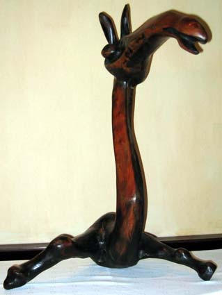 Lucas SITHOLE LS8704 "Donkey gossiping with rabbit", 1987 - Indigenous wood from Zululand - 085x062x064 cm